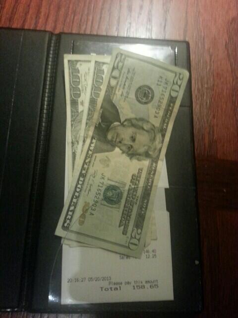 Tyler ‏@OSUfreak82 21 May  Told my last table I'm donating all my tips from today to the tornado victims. And this is what they left. #Blessed 