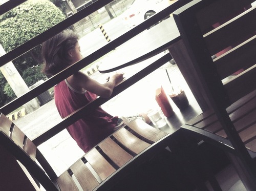 little girl been shown kindness 