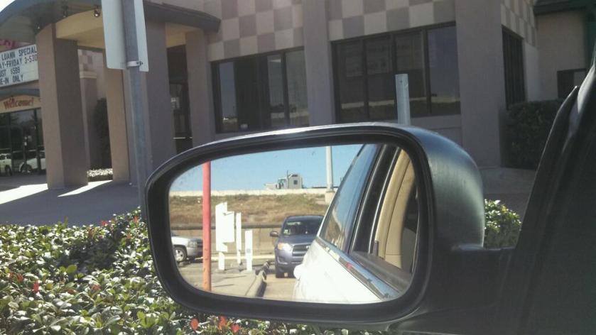 Corey Prados ‏'@coreyprados' tweeted:  "This lady behind me has no idea I'm paying for her lunch." #Kindness #Service 