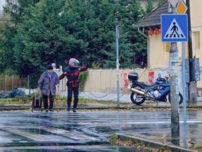  Aristavi World • 3 weeks ago He got off of his motorcycle to halt traffic, so an elderly man could cross the street.