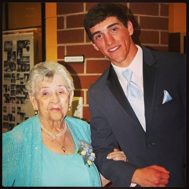 Ohio teen takes 89-year-old great-grandma to prom