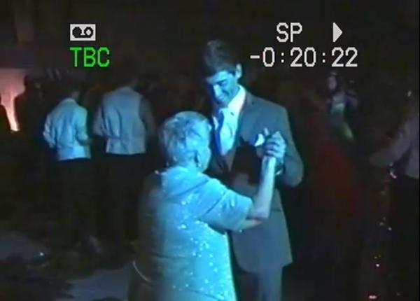 Ohio teen takes 89-year-old great-grandma to prom