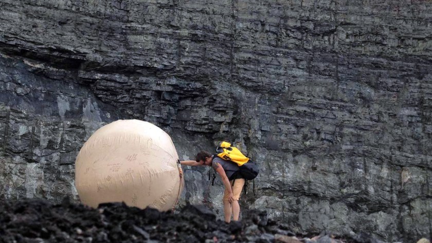 Thomas Cantley is pushing an enormous inflatable testicle across the country