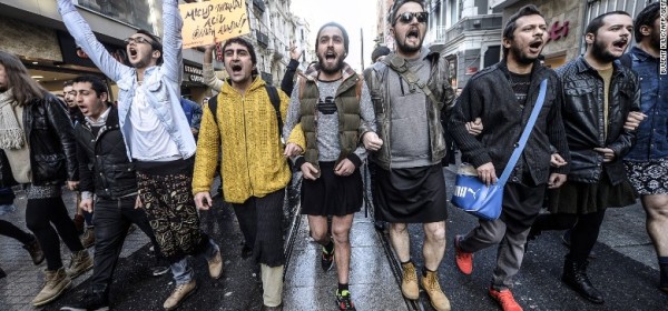 Men support women's rights in Turkey... by wearing miniskirts