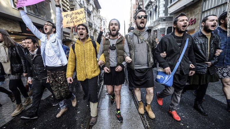 Men support women's rights in Turkey... by wearing miniskirts