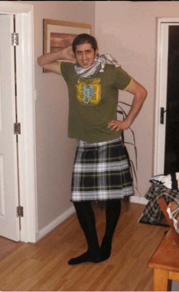 Men support women's rights in Turkey... by wearing miniskirts