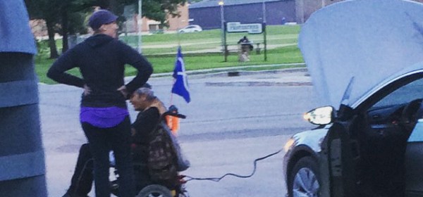 His Power Wheelchair Died When it Ran out of Juice But a Kindly Stranger Pulled Over to Give him a Boost