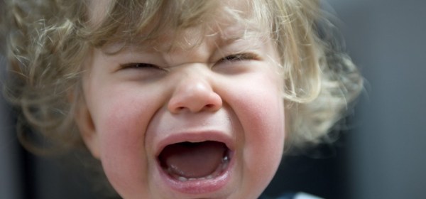 crying child in restaraunt