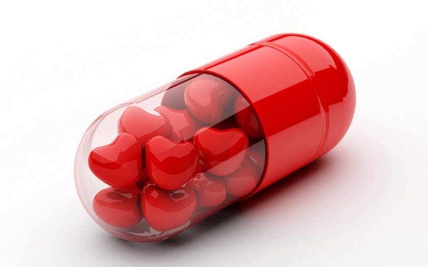 Red-Hearts-in-a-Capsule