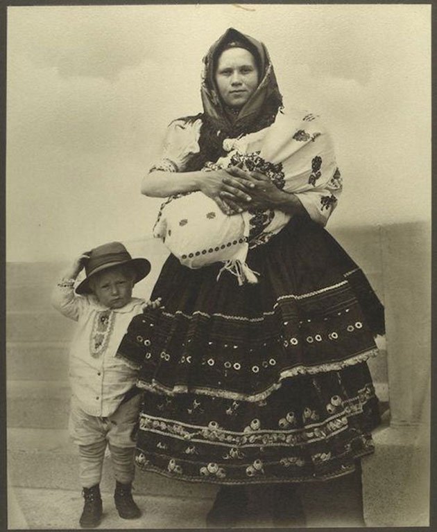 Immigrants' First Pictures